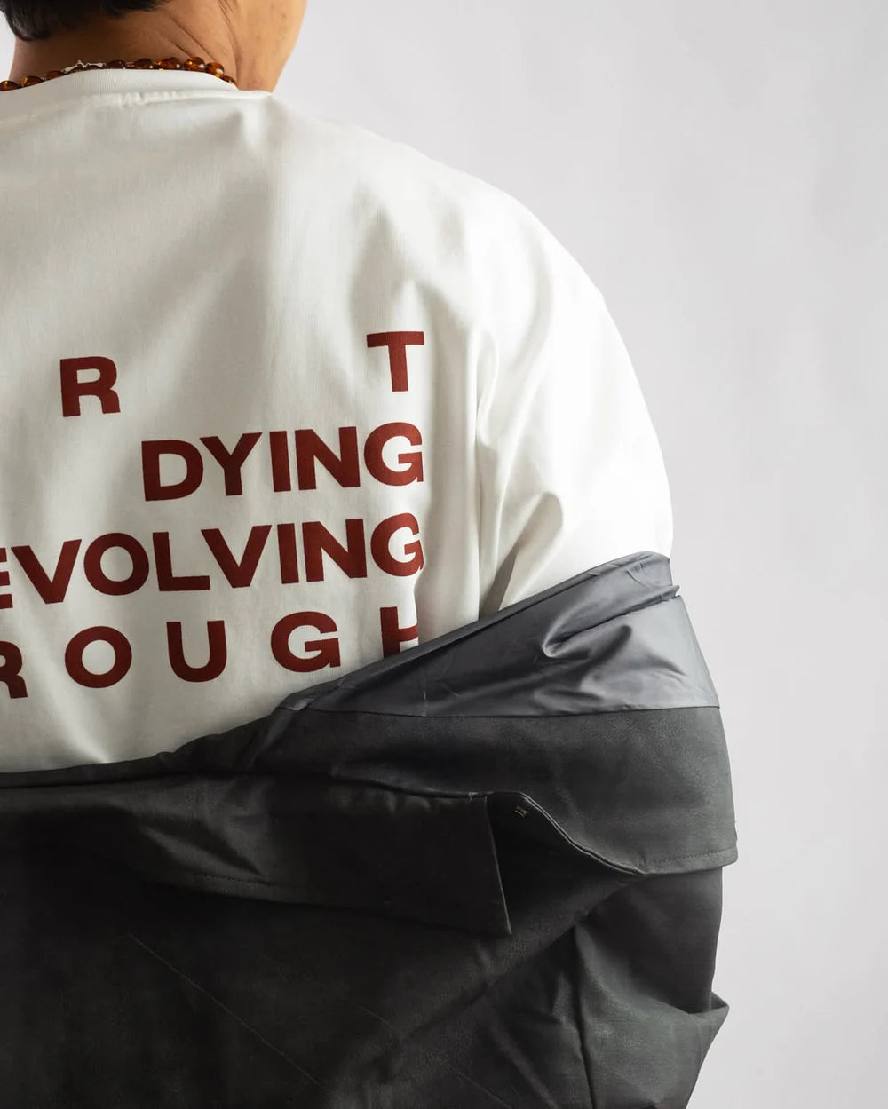 T-shirt A R T